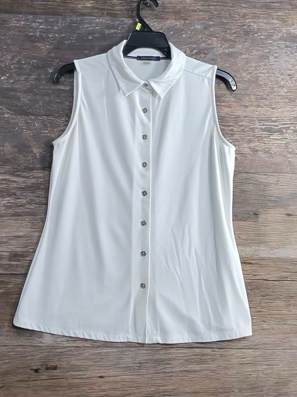 Tommy Hilfiger Sleeveless Button-Down Collared Top in White